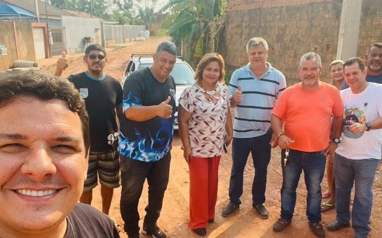 Lideranças comunitárias do bairro Tijucal recorrem ao Centro de Atendimentos ao Cidadão e alcançam vitória na luta pelo asfalto