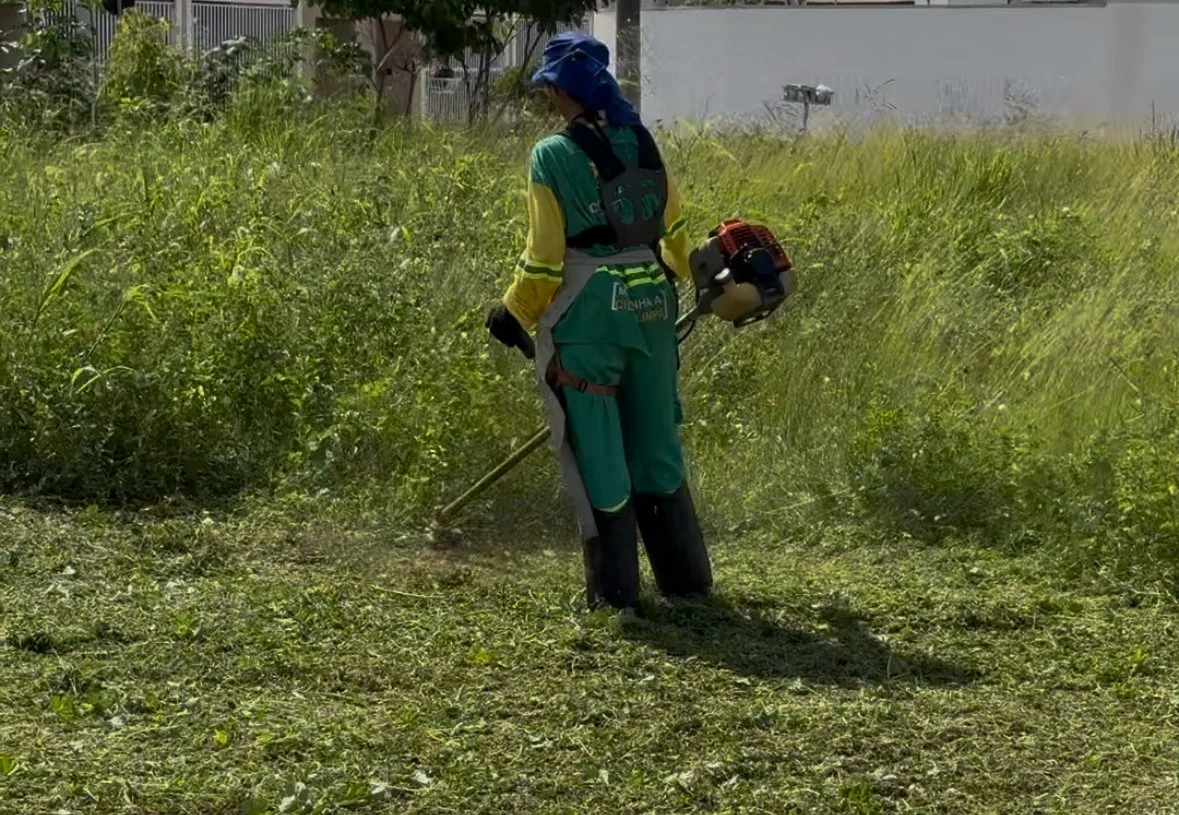 Vereador Alex Rodrigues solicita limpeza e cata-treco no bairro Jardim Califórnia