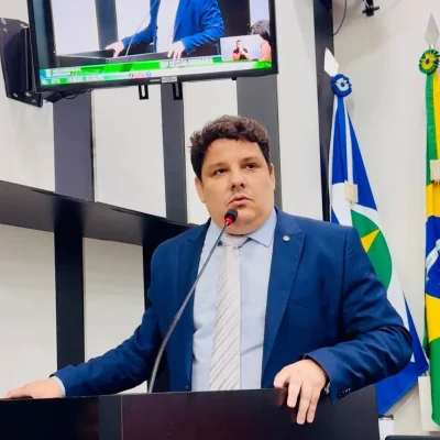 Vereador Alex Rodrigues anuncia mutirão de tapa-buracos no Tijucal a partir desta quarta-feira (28)